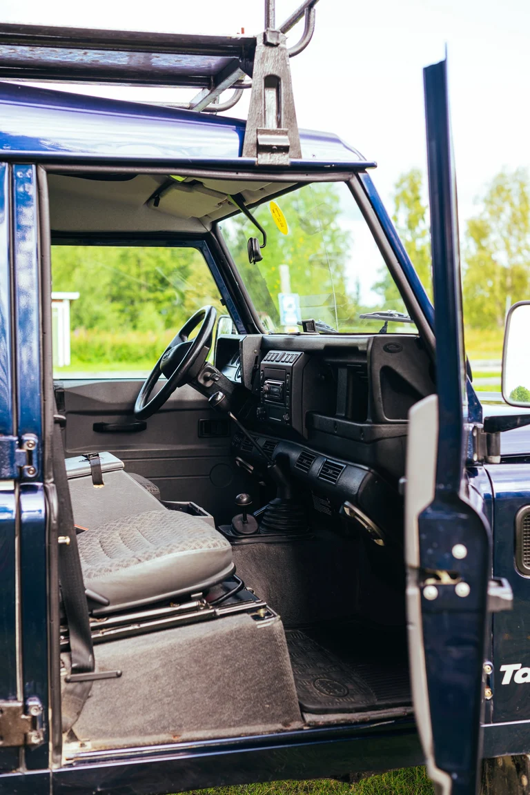 Innenraumfoto von 2002 Land Rover Defender 110 Kombi Td5 (22)