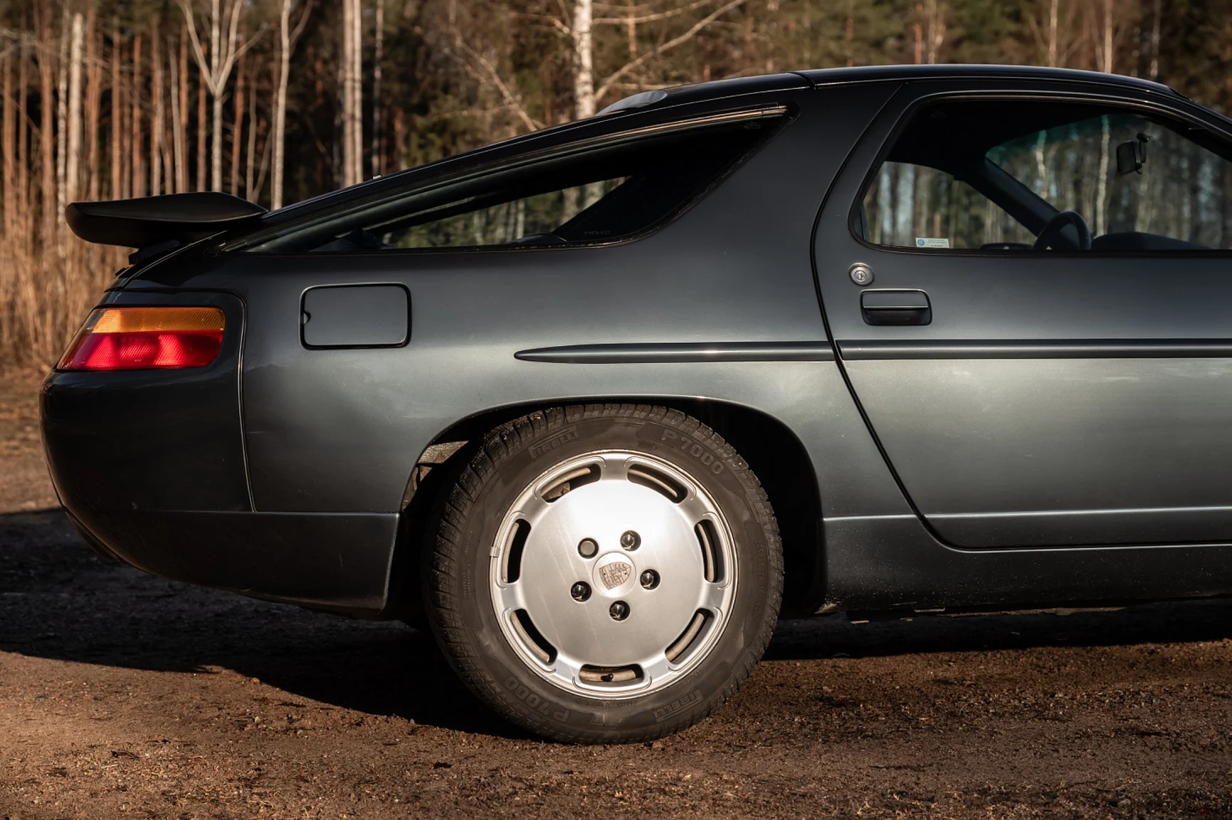 Exterior image of 1988 Porsche 928 S4 (32)