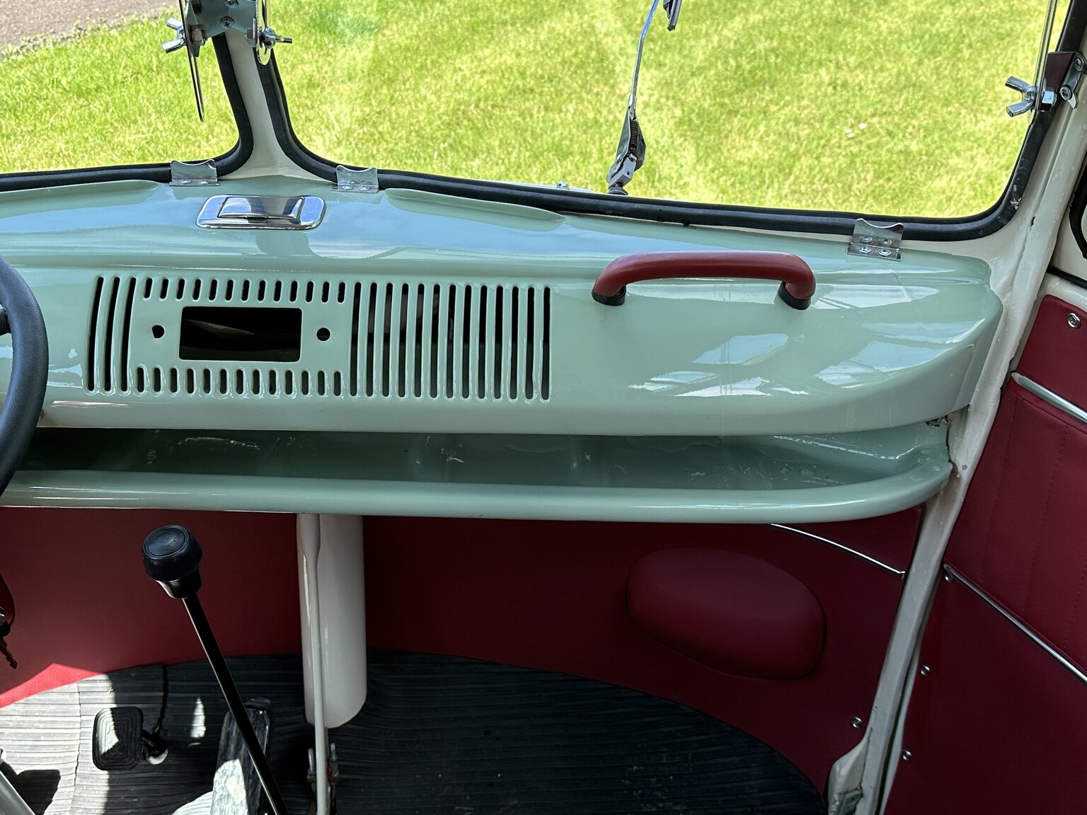 Interior image of 1969 Volkswagen T1 (13)