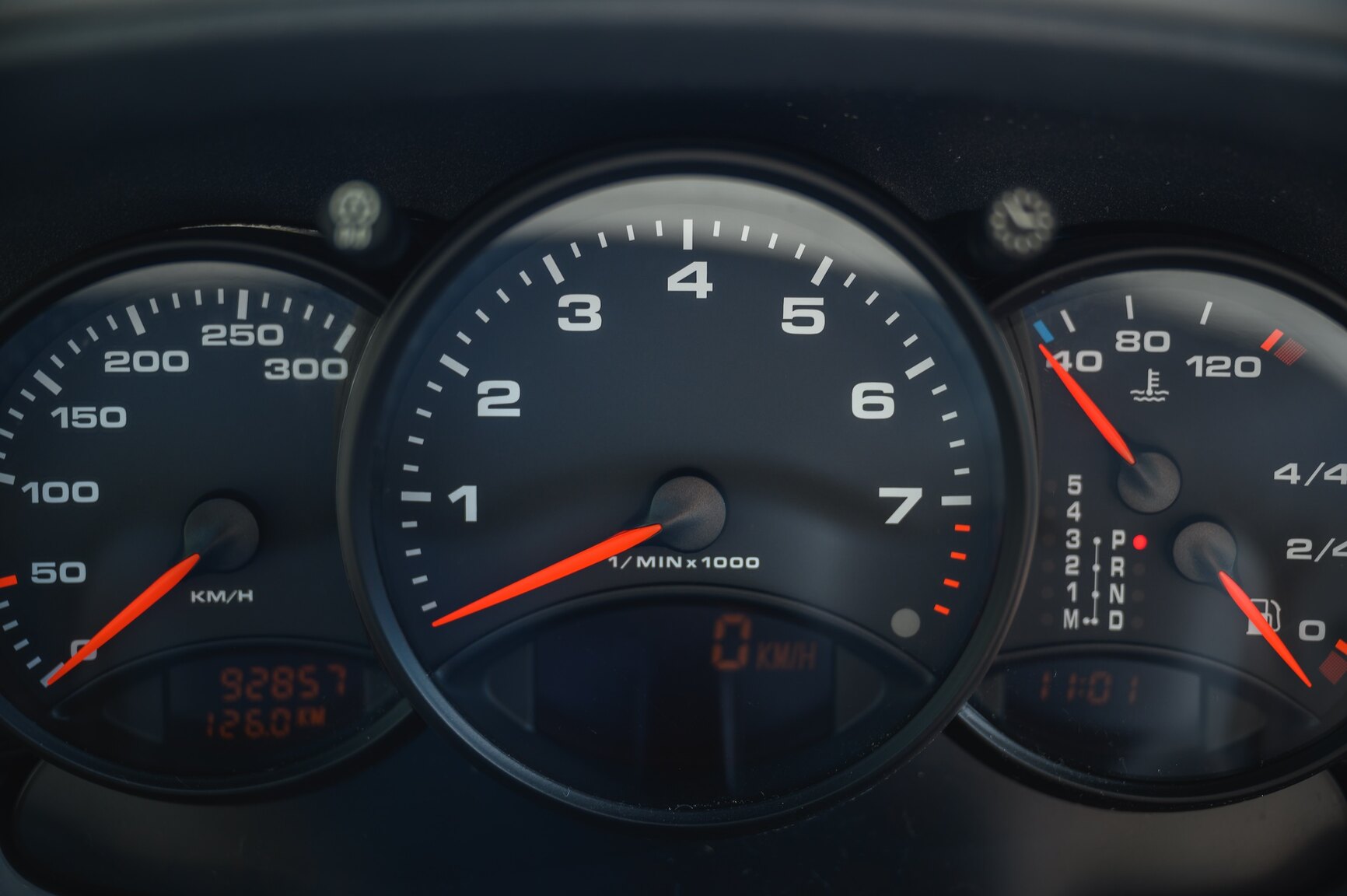 Innenraumfoto von 1998 Porsche 911 Carrera Tiptronic (6)