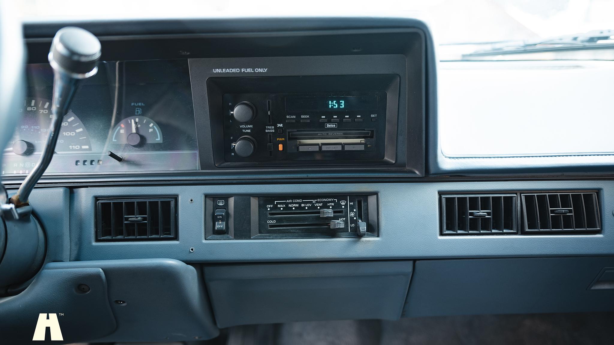 Innenraumfoto von 1994 Oldsmobile Cutlass Ciera Sedan 3.1 (74)