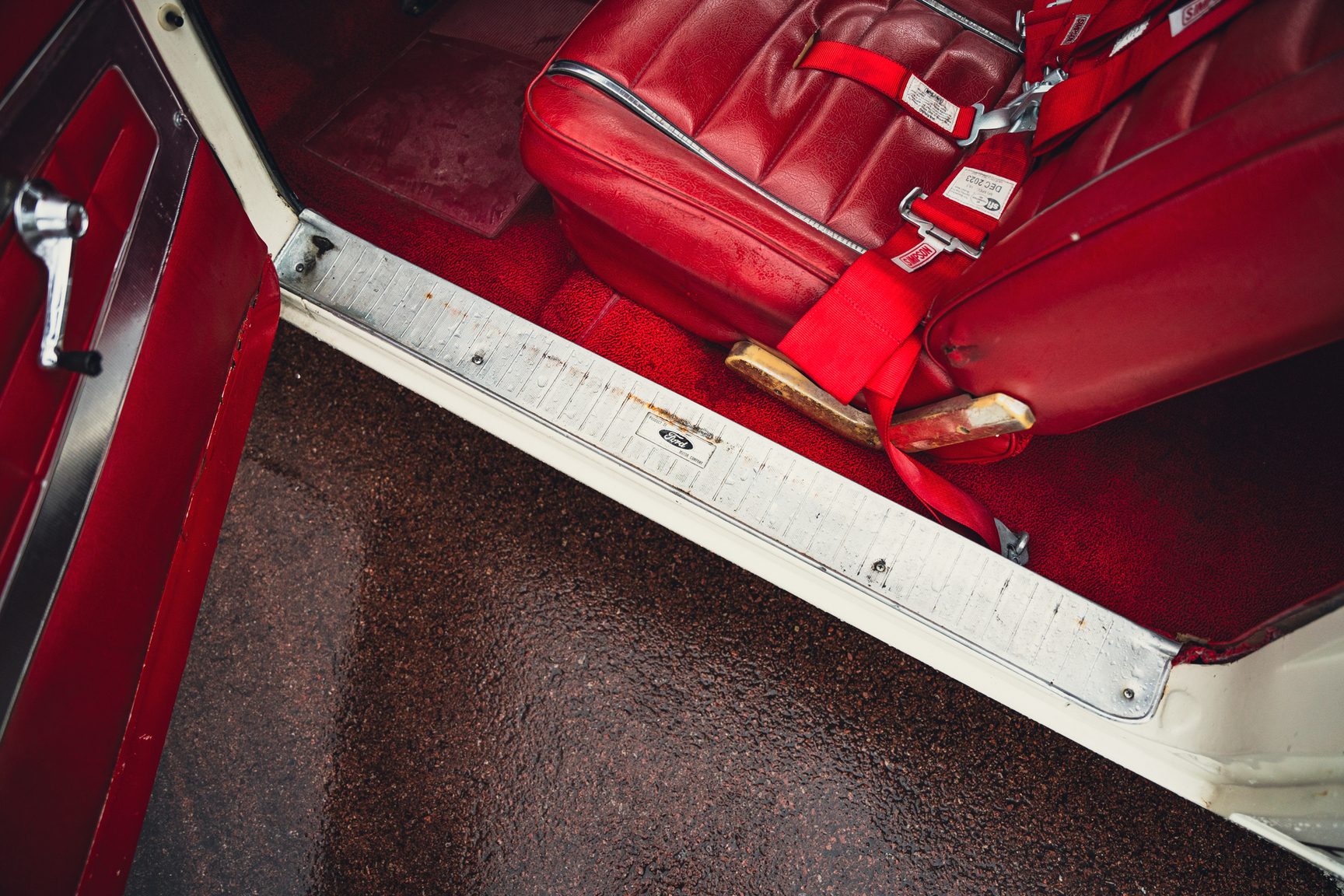 Innenraumfoto von 1964 Ford Fairlane 500 Sport Coupé (38)