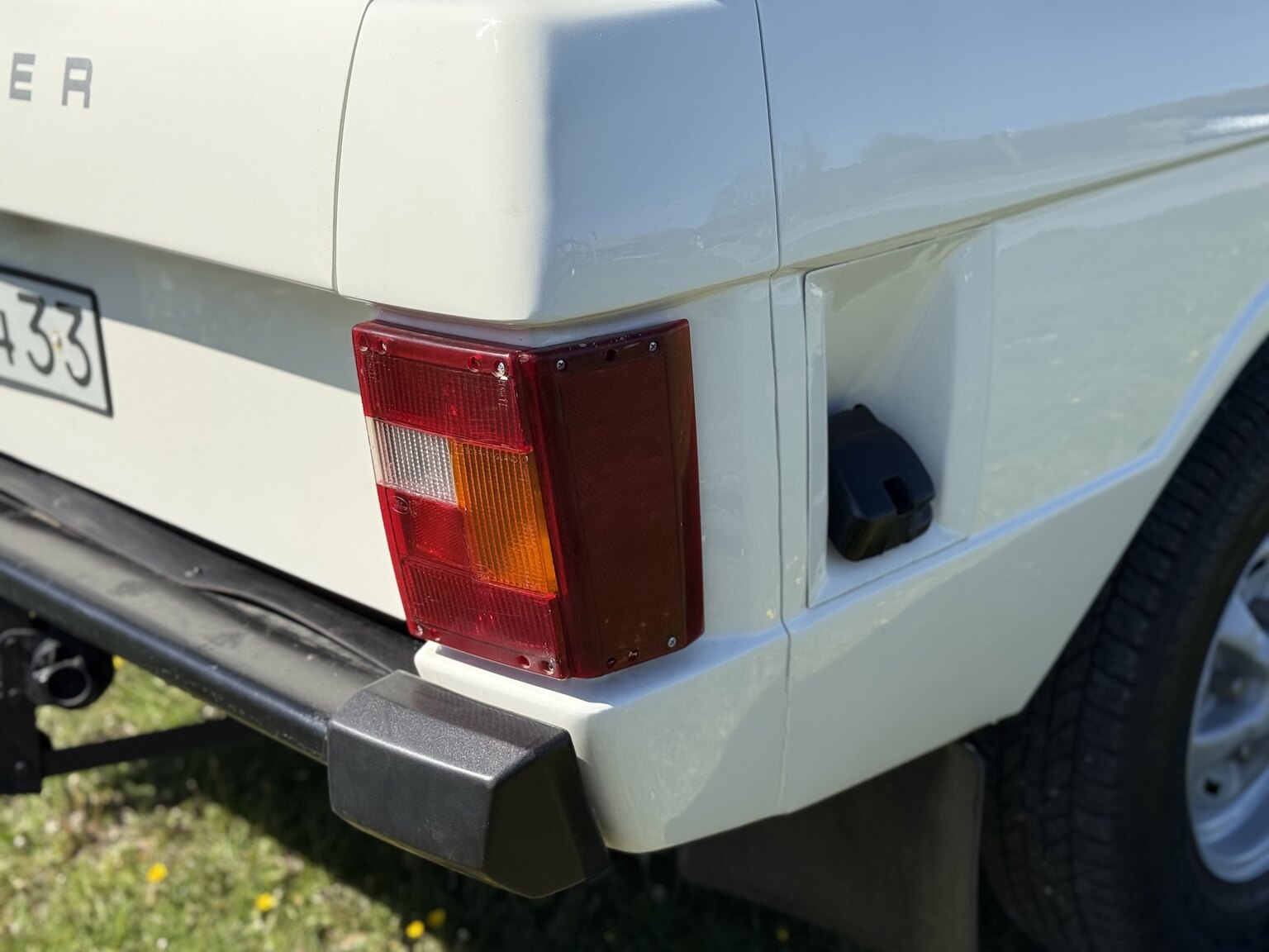 Exterior image of 1985 Land Rover Range Rover 3.5 V8