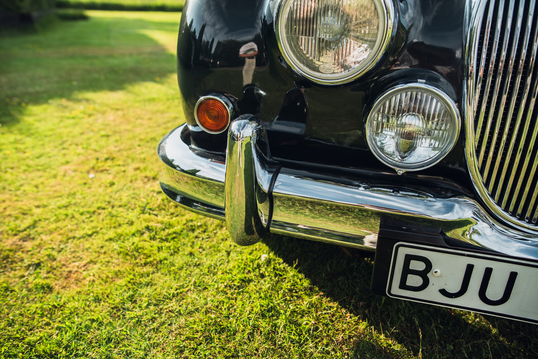 Exterior image of 1965 Daimler 250 V8