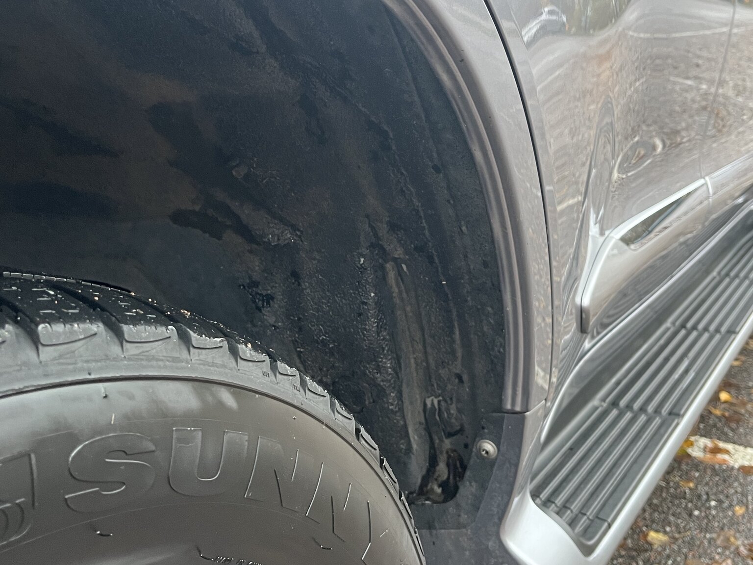 Exteriörbild på 2011 Lexus LX570