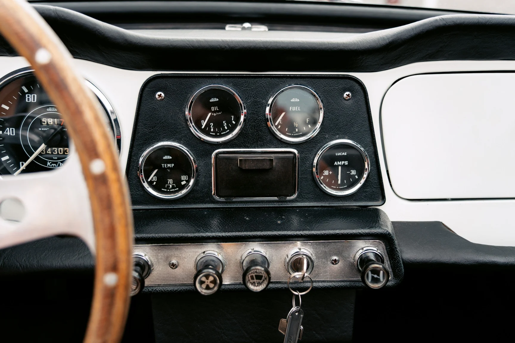 Interiörbild 1963 Triumph TR4 (14)