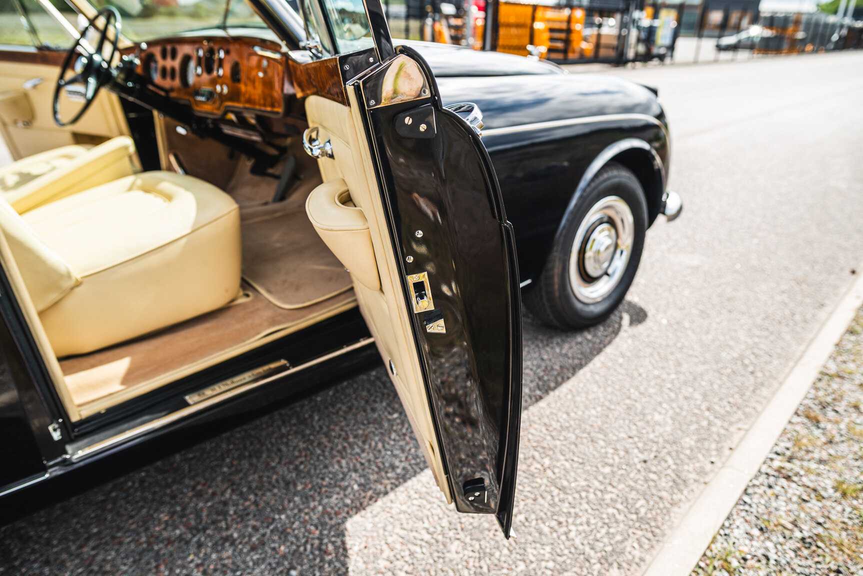 Interior image of 1960 Bentley S2 Continental 
