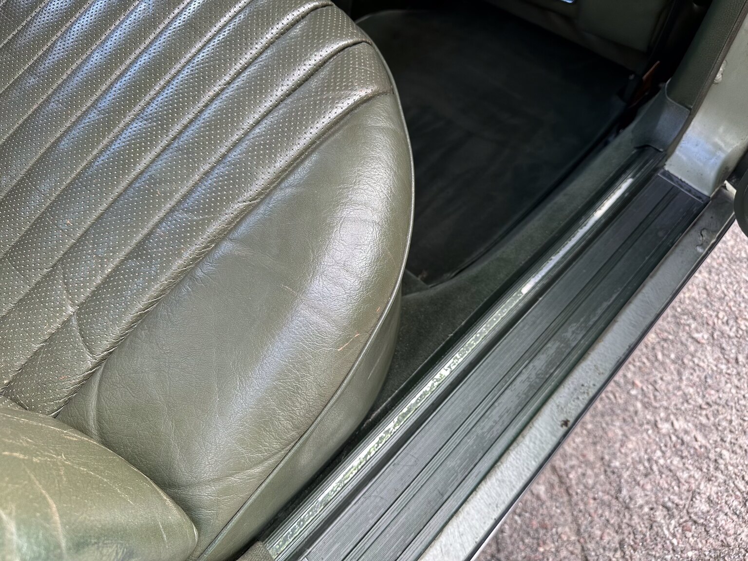 Innenraumfoto von 1975 Mercedes Benz 450 SEL (38)