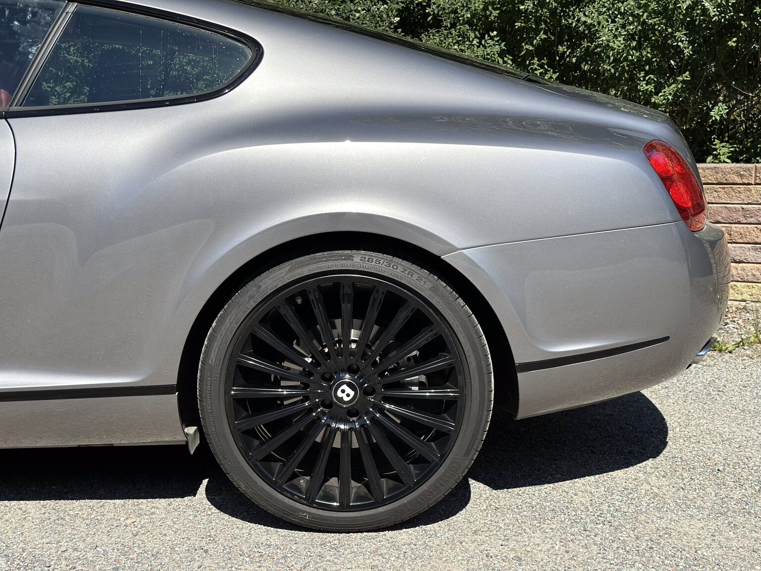 Exteriörbild på 2005 Bentley Continental GT