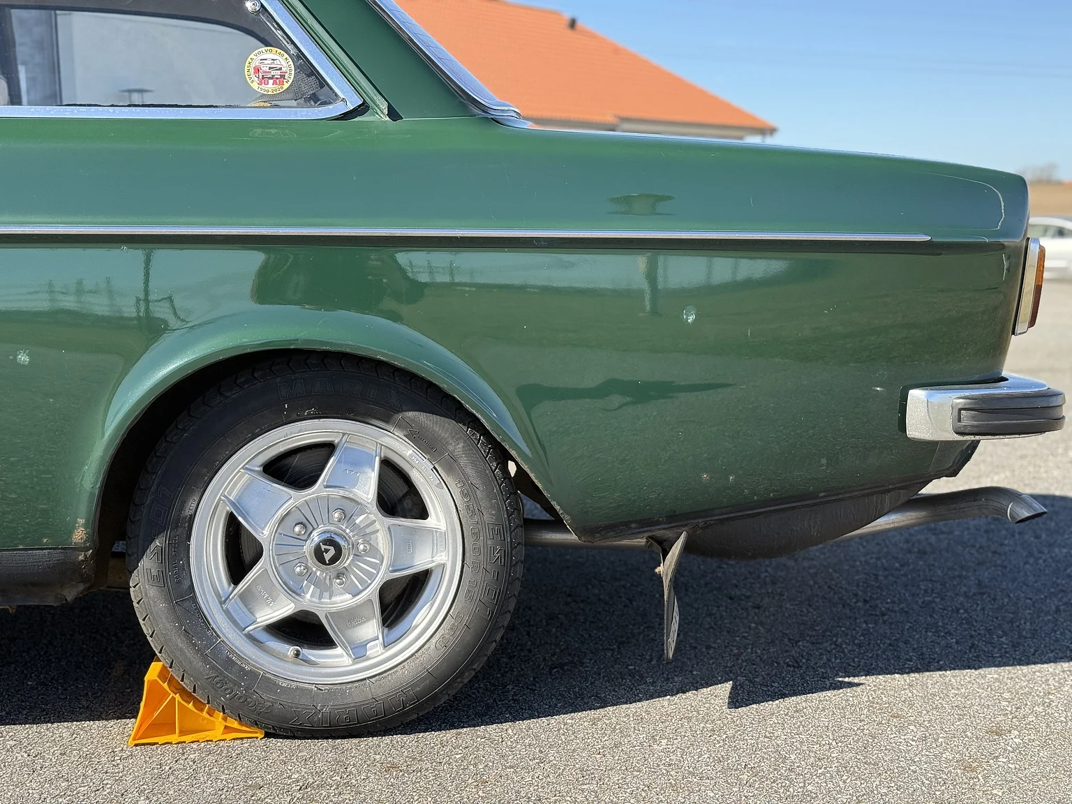 Exterior image of 1973 Volvo 142 2.0 Deluxe (19)