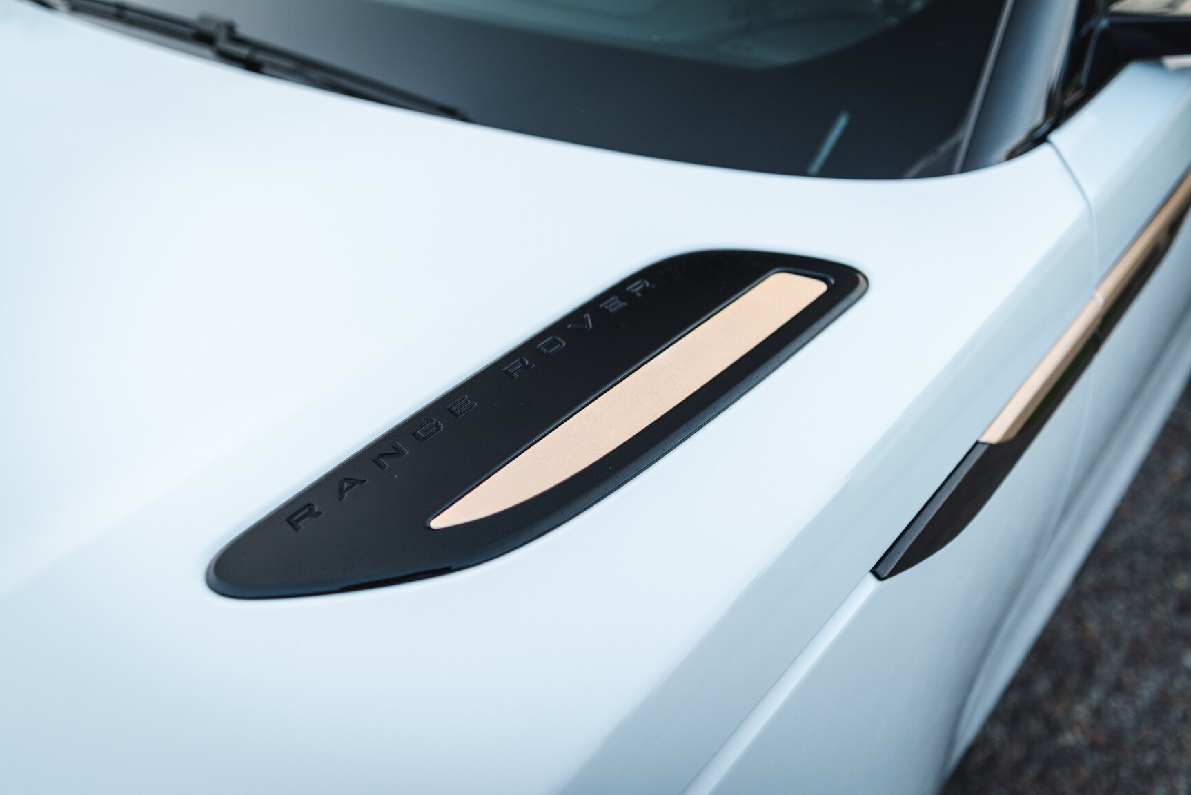 Exterior image of 2018 Range Rover Velar D300 AWD HSE