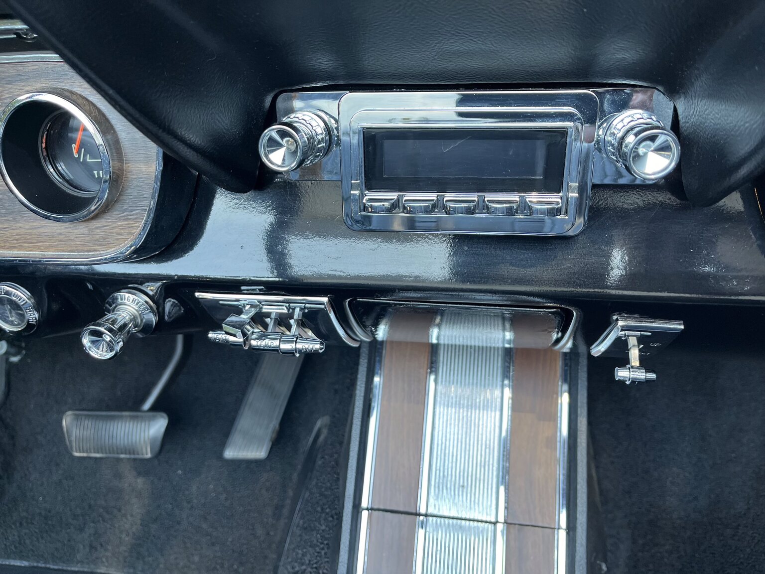 Interior image of 1966 Ford Mustang Cabriolet 289cui