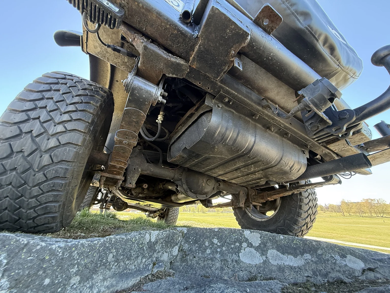 Image of 1990 Jeep Wrangler Islander (27) mechanics