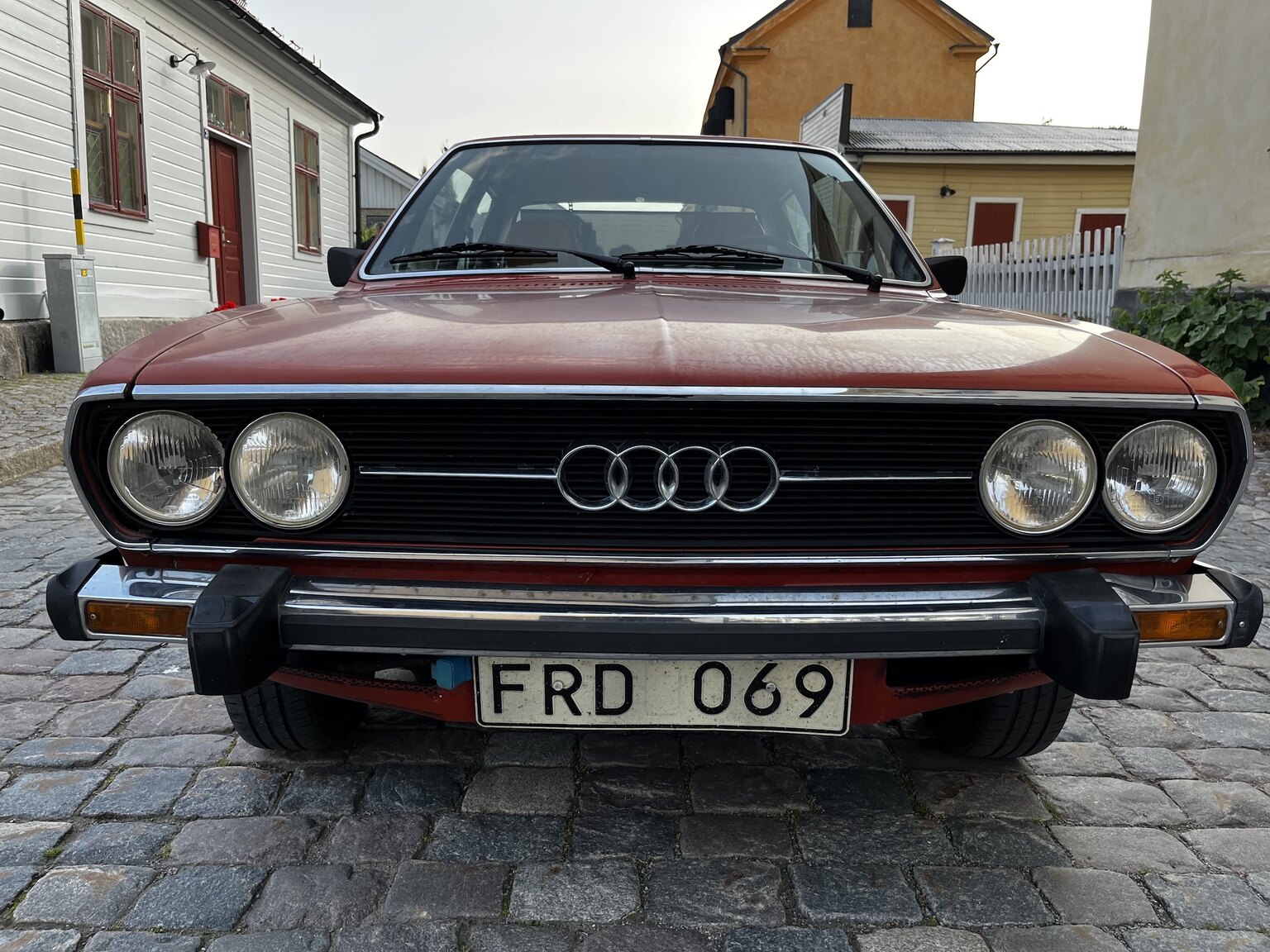 Exterior image of 1976 Audi 80 GL B1  (17)