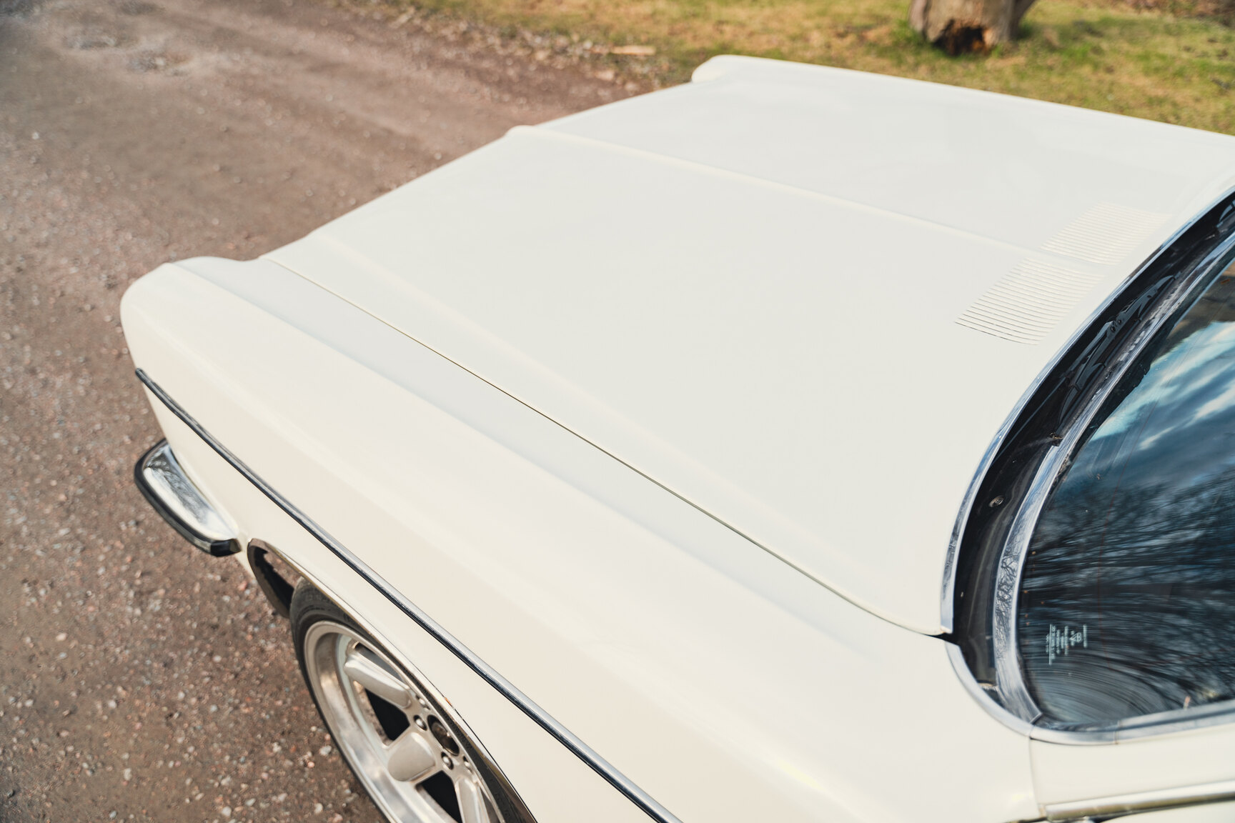 Exterior image of 1973 Opel Diplomat V8
