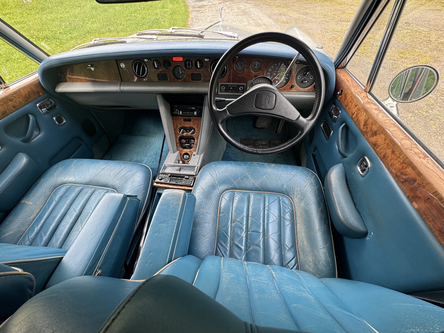 Interior image of 1976 Rolls-Royce Silver Shadow
