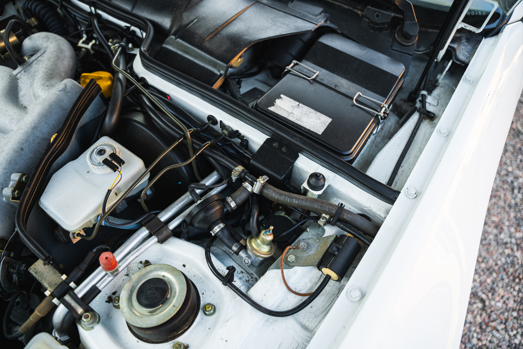 Image of 1991 Porsche 944 Turbo Cabriolet mechanics