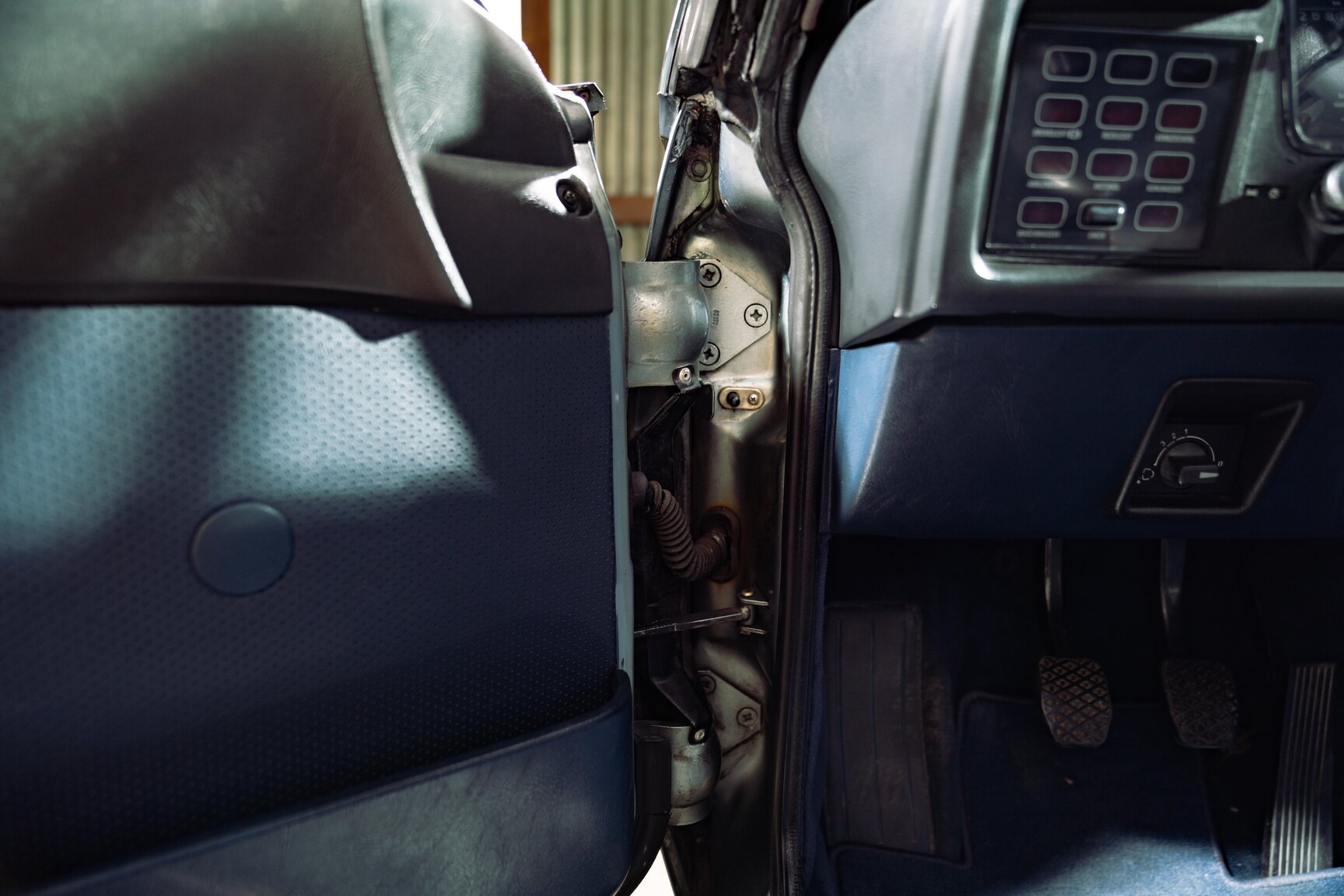 Innenraumfoto von 1986 BMW 635 CSi (32)