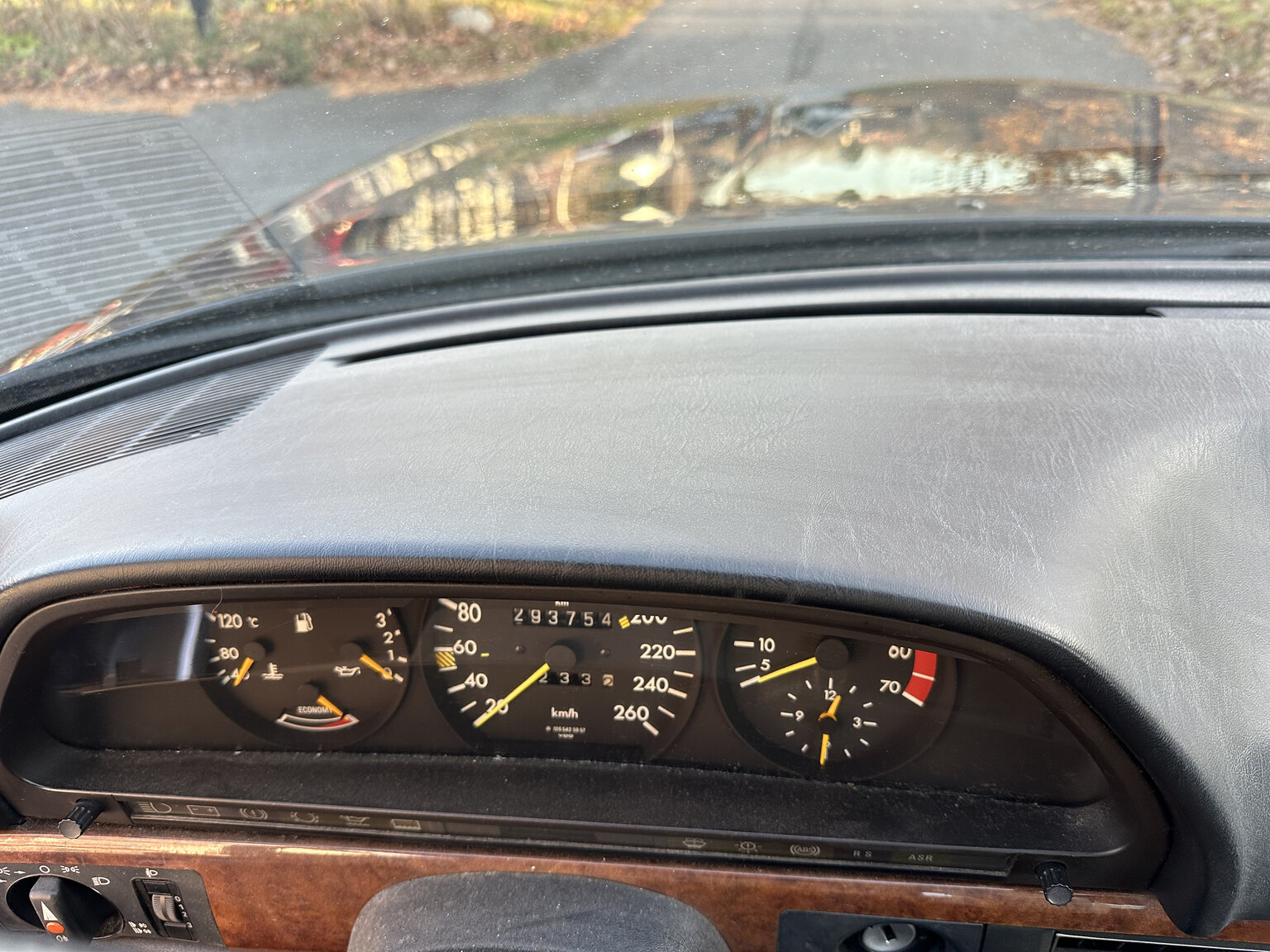 Innenraumfoto von 1988 Mercedes 560 SEC