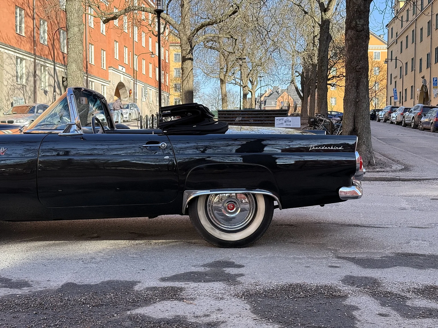 Exterior image of 1955 Ford Thunderbird (29)
