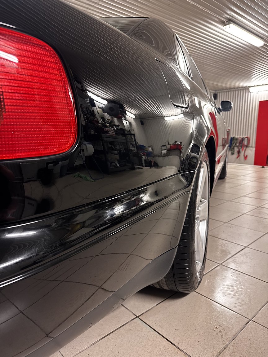 Exteriörbild på 1999 Audi S8 4.2 Quattro