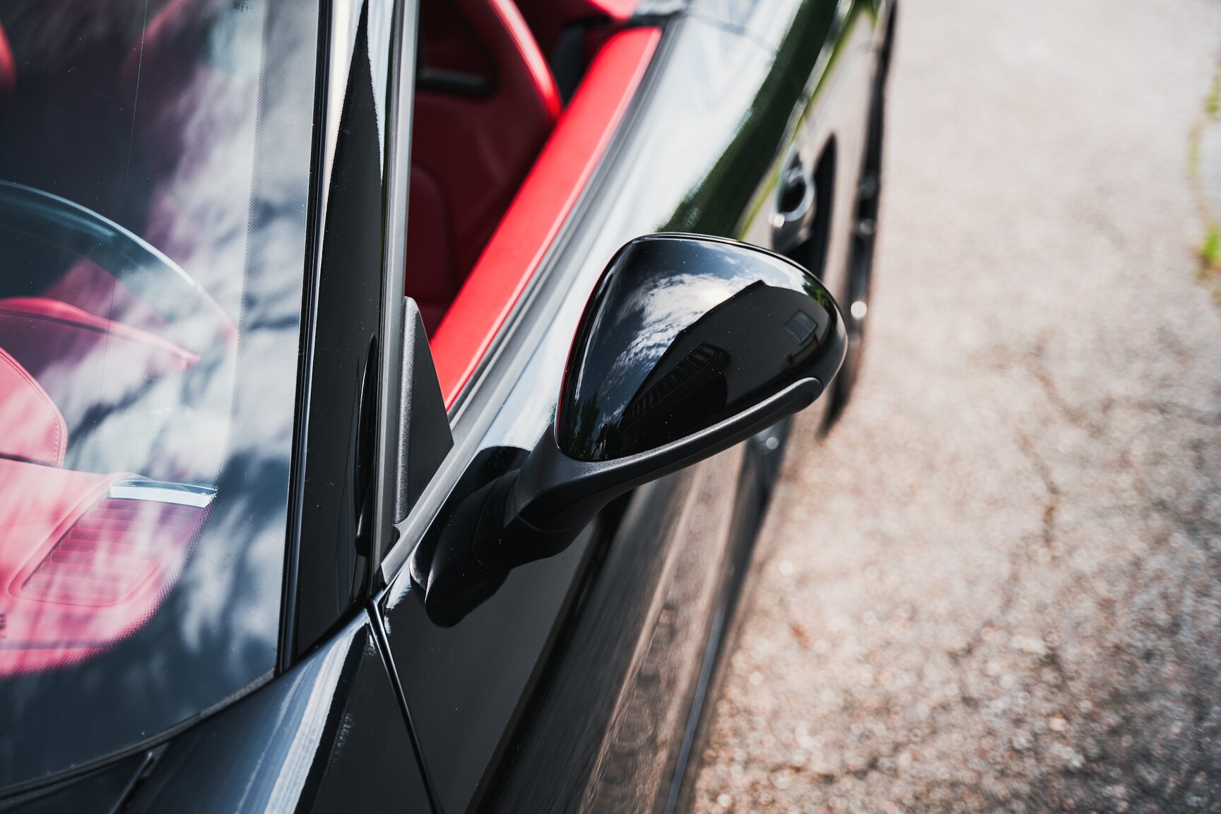 Exterior image of 2013 Porsche Boxster S (40)
