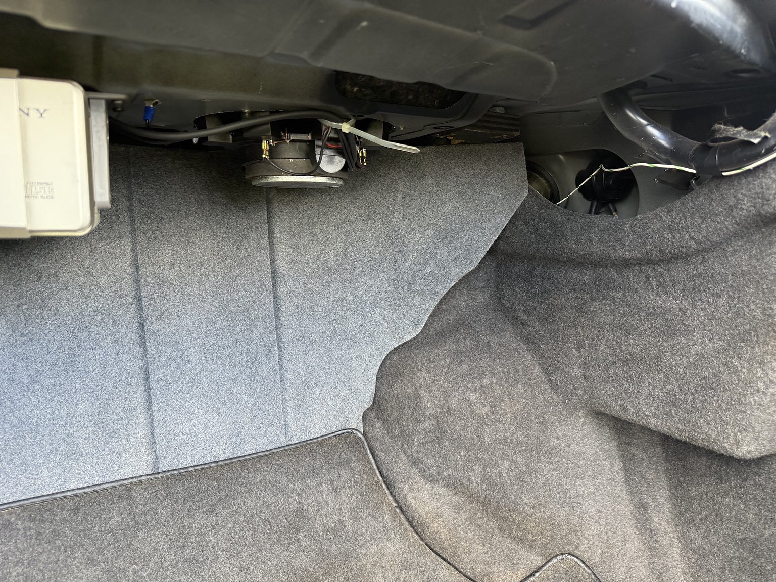 Interior image of 1990 Mercedes-Benz 300CE-24