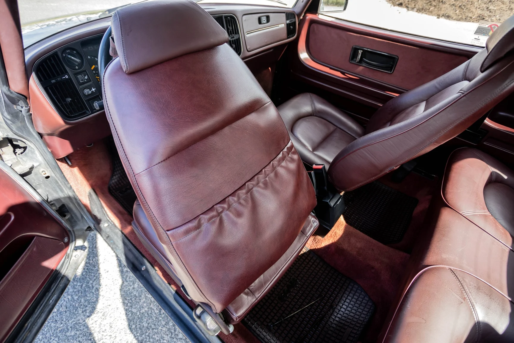 Innenraumfoto von 1989 Saab 900 T8 Special (11)