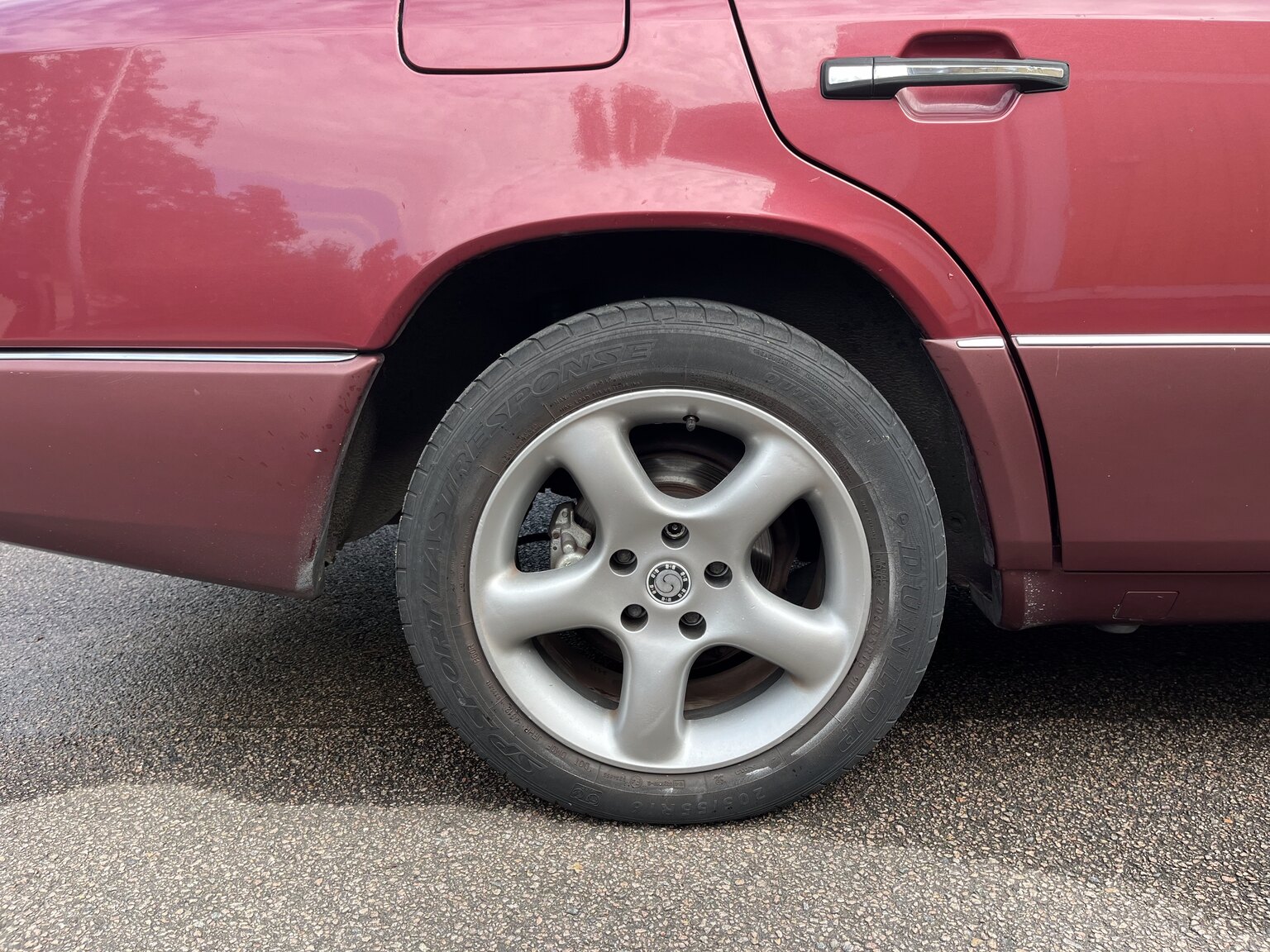 Exterior image of 1990 Mercedes-Benz 230 E