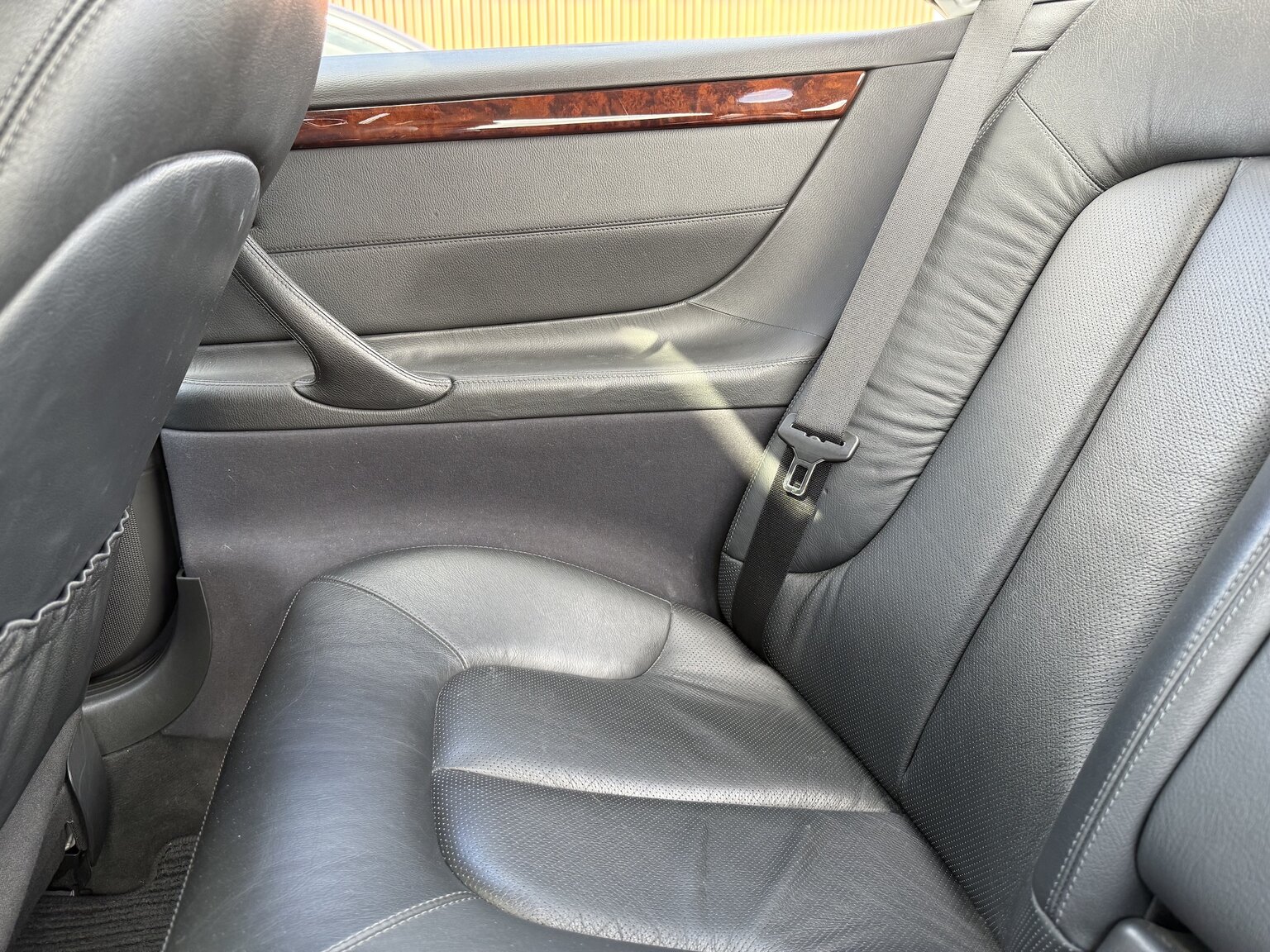 Interior image of 2000 Mercedes-Benz CL 500