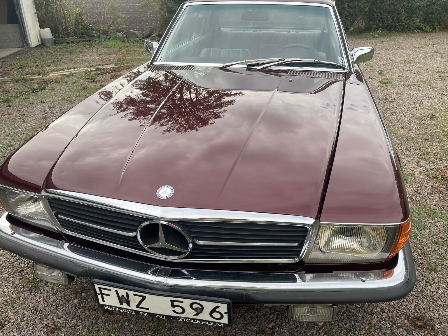 Exterior image of 1973 Mercedes-Benz 450 SLC
