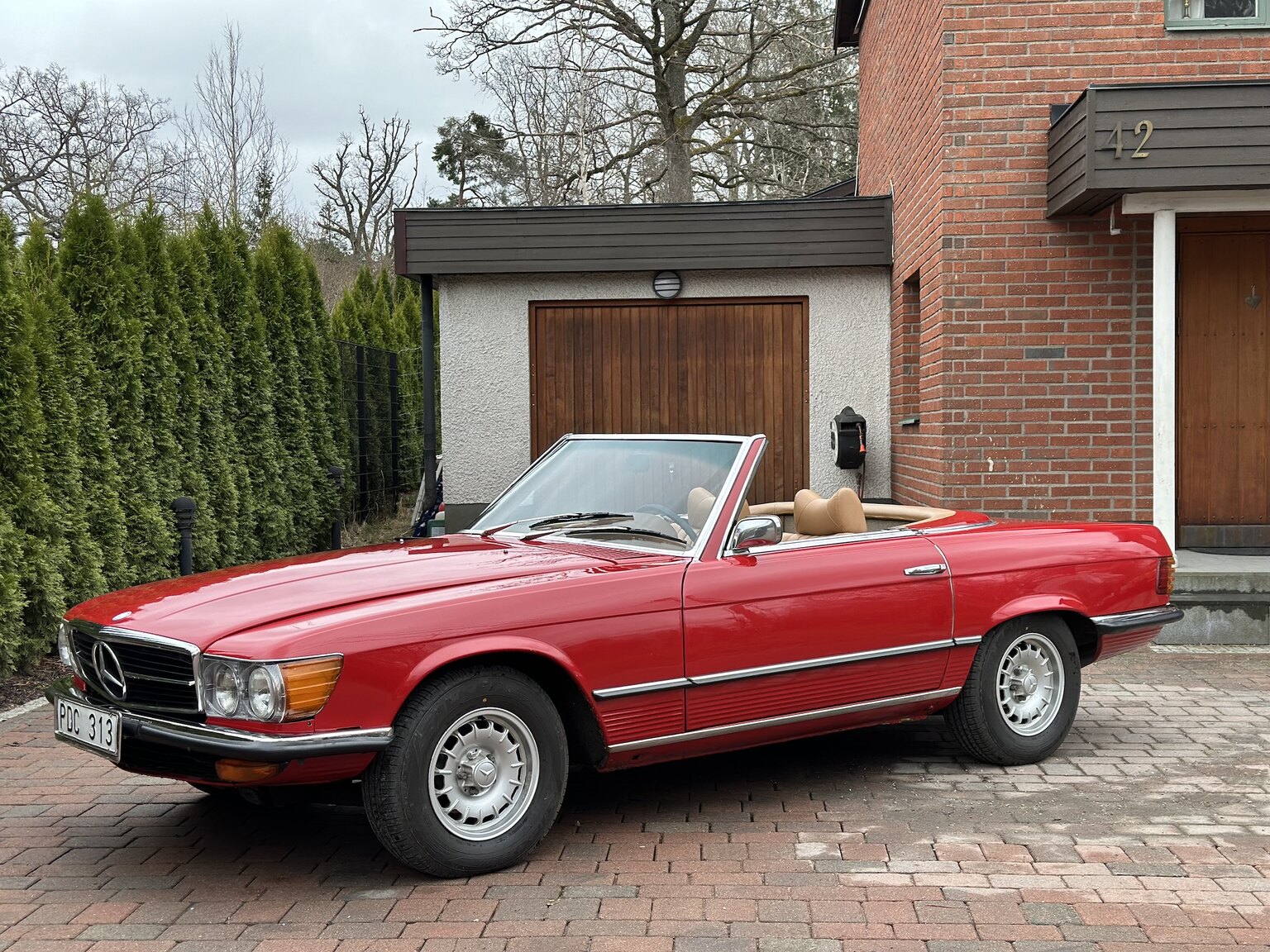 Exterior image of 1973 Mercedes-Benz 450 SL