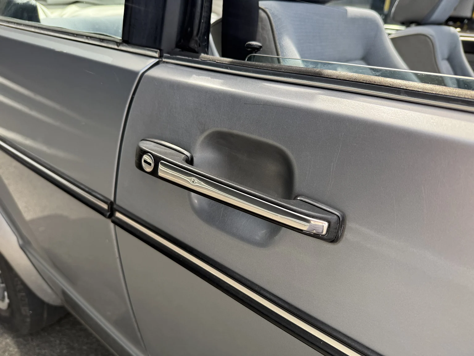 Exterior image of 1987 VW Golf Cabriolet (50)