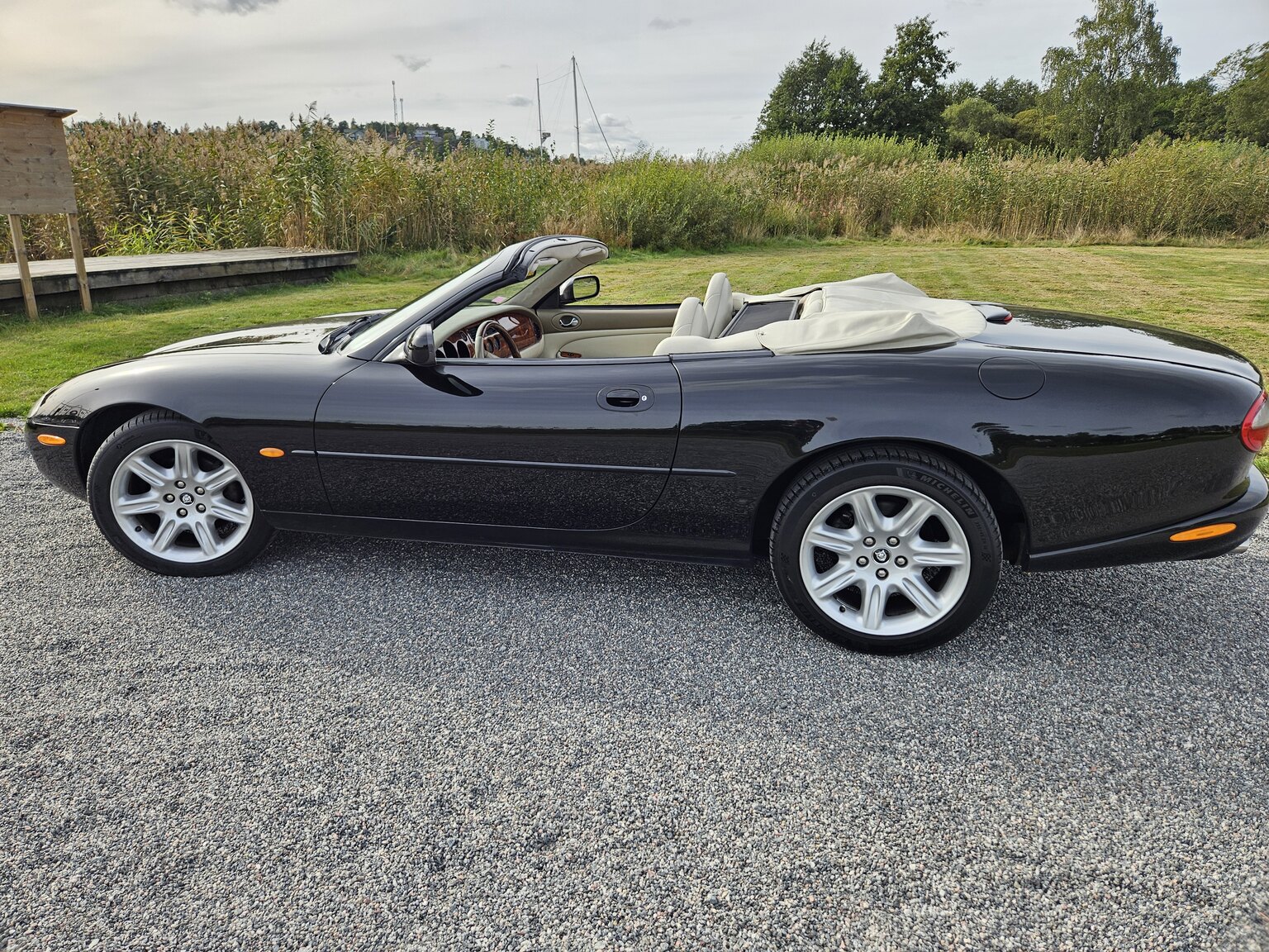 Exteriörbild på 1998 Jaguar XK8 Cabriolet