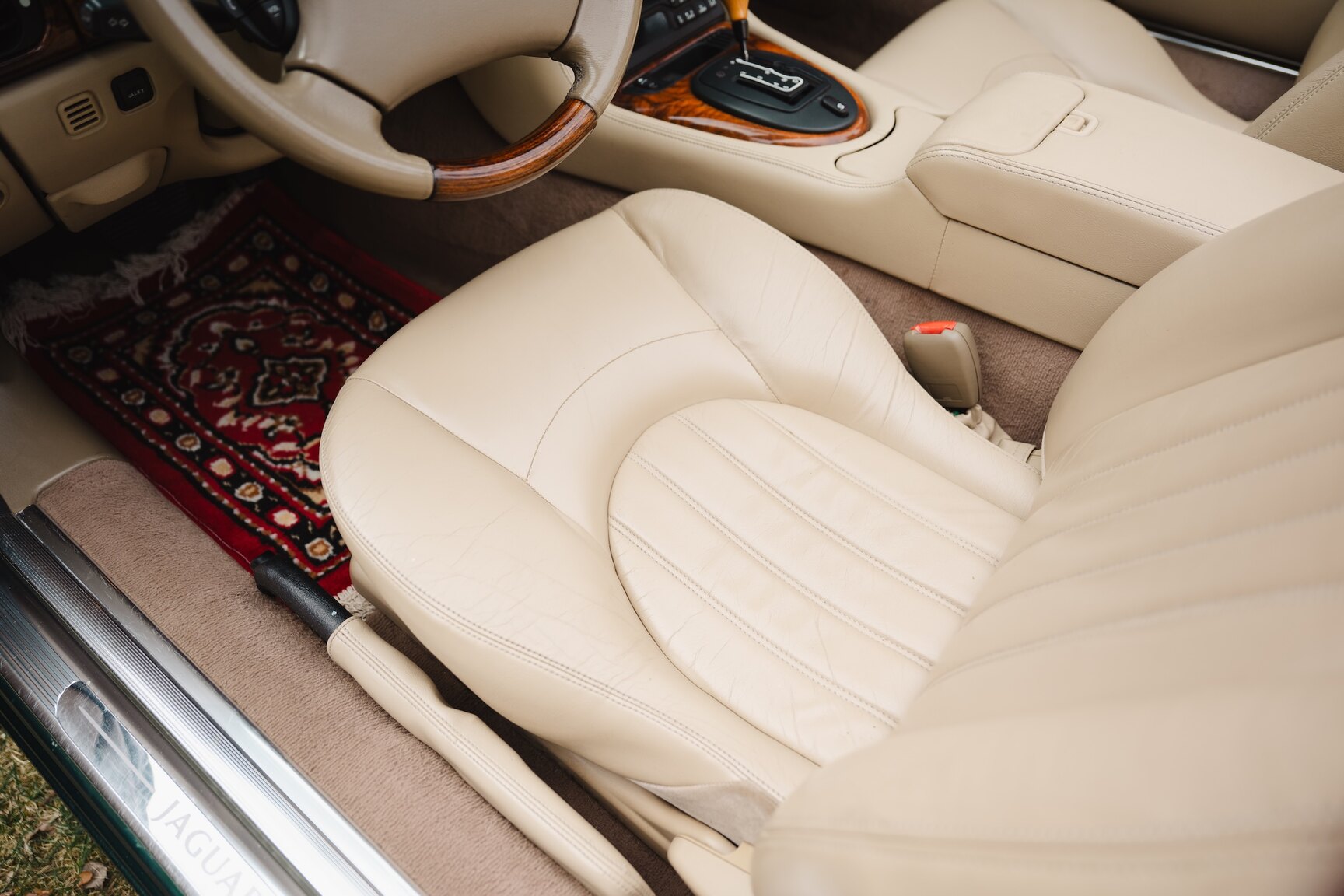 Interiörbild 2003 Jaguar XK8 Cabriolet
