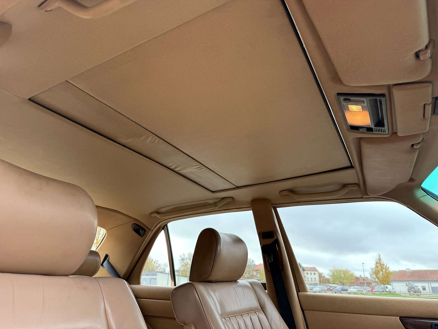 Interiörbild 1987 Mercedes-Benz 300 SE