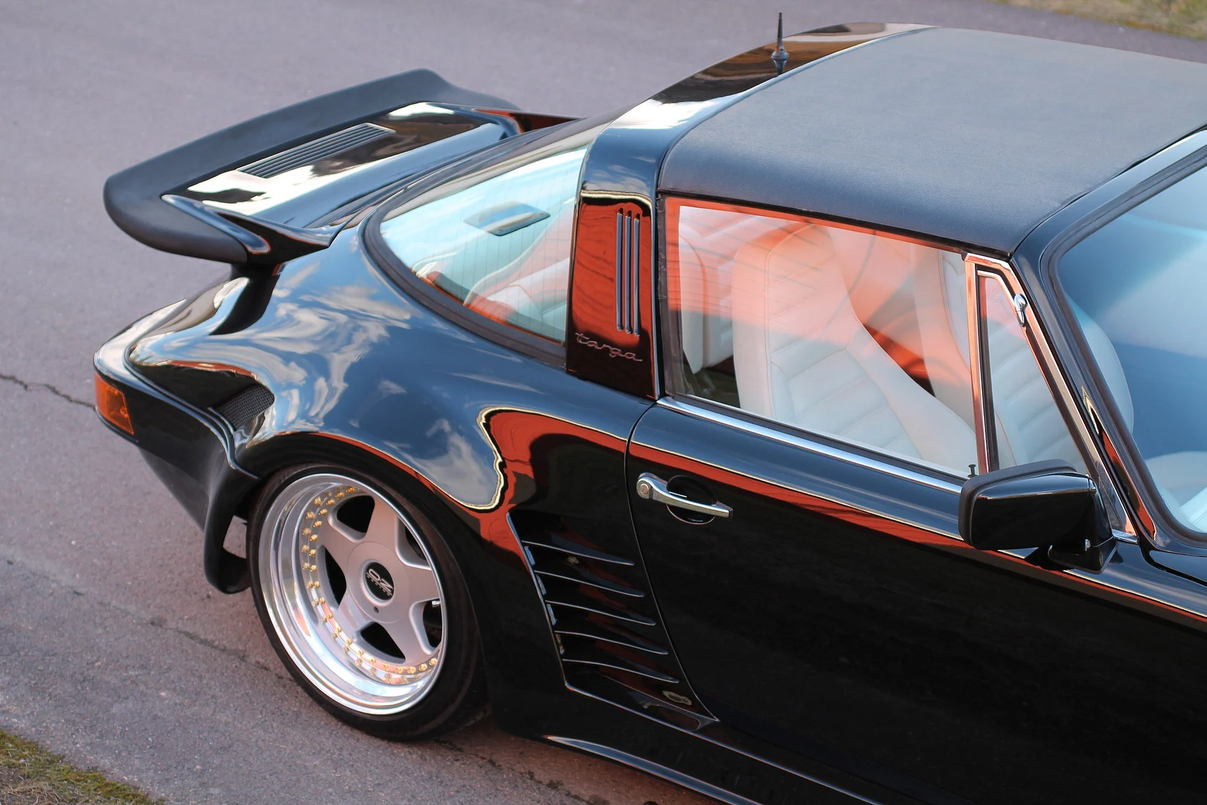 Aussenfoto 1976 Porsche 911 Targa Flachbau - Josef Zirkelbach DP (111)