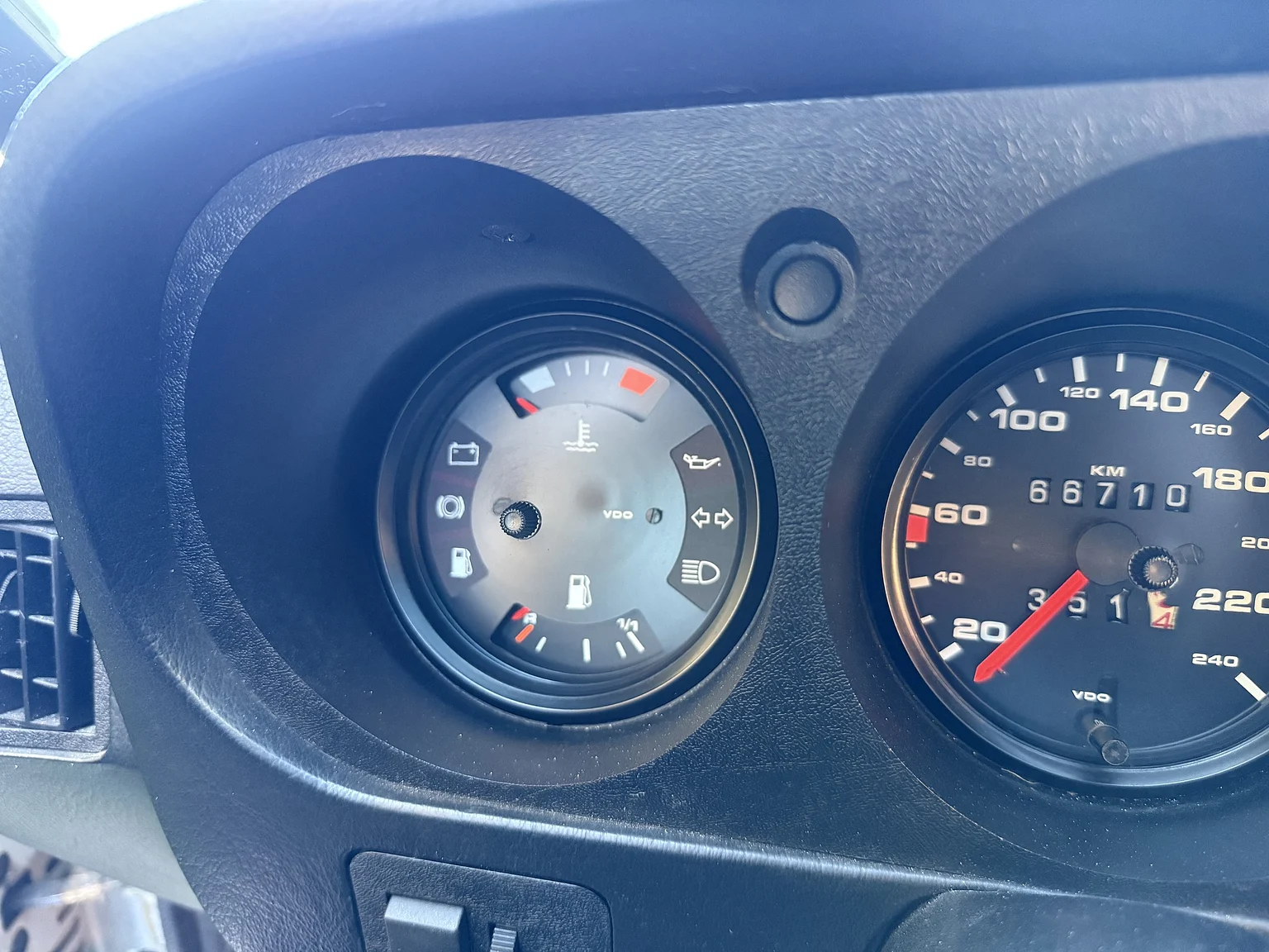 Interior image of 1979 Porsche 924  (25)