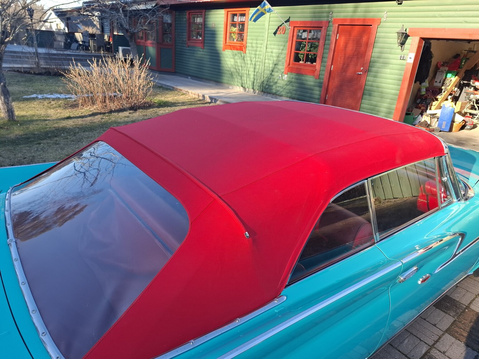 Exterior image of 1961 Chrysler Newport Cabriolet