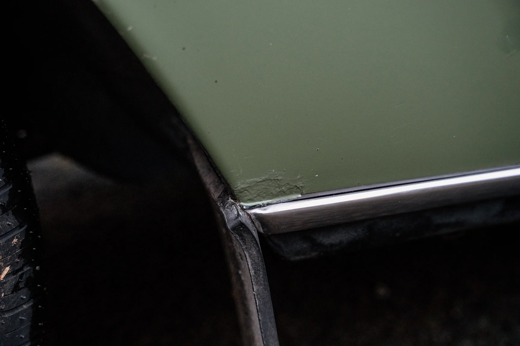 Exterior image of 1975 Mercedes-Benz 240 D 3.0 (40)