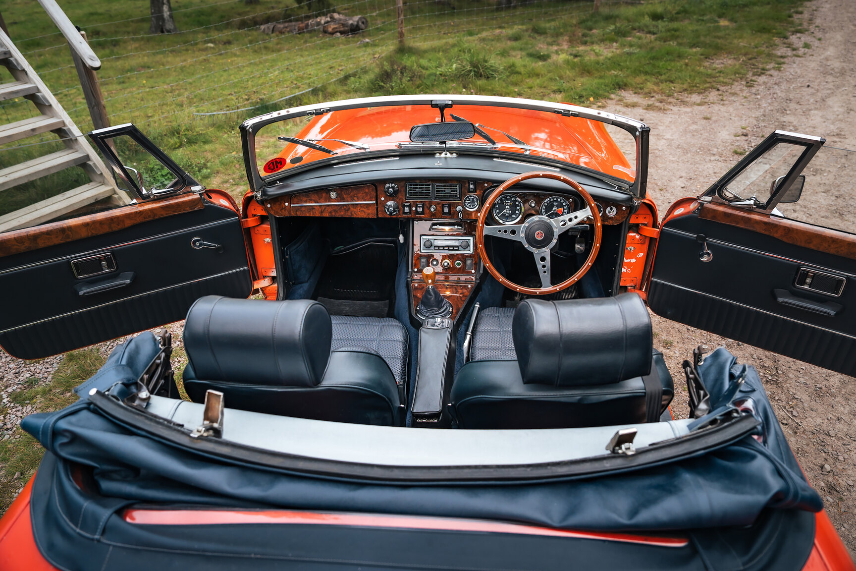 Innenraumfoto von 1973 MG MGB Roadster (44)