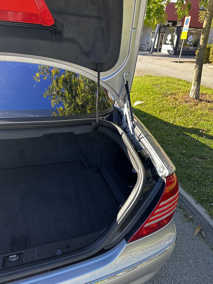 Interior image of 2004 Mercedes-Benz CL 55 AMG