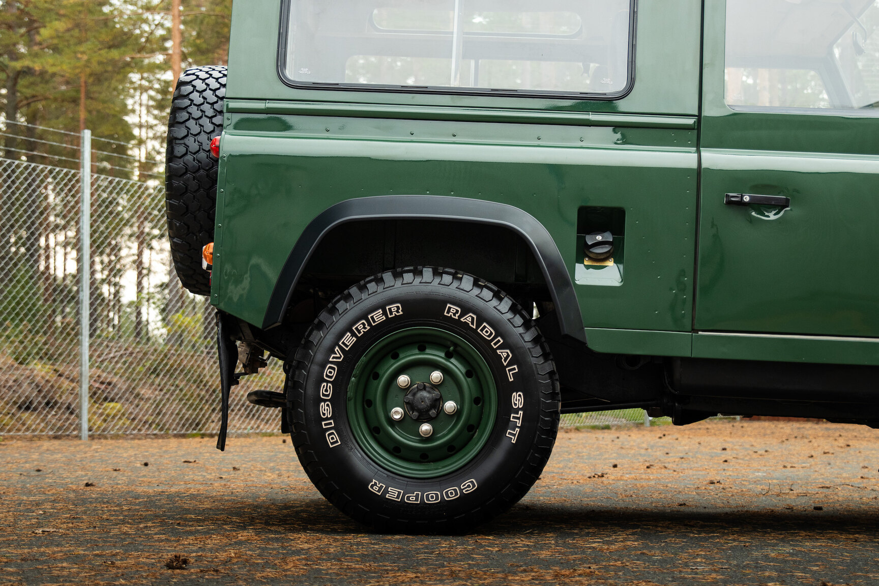 Aussenfoto 1996 Land Rover Defender 90 300TDi (24)