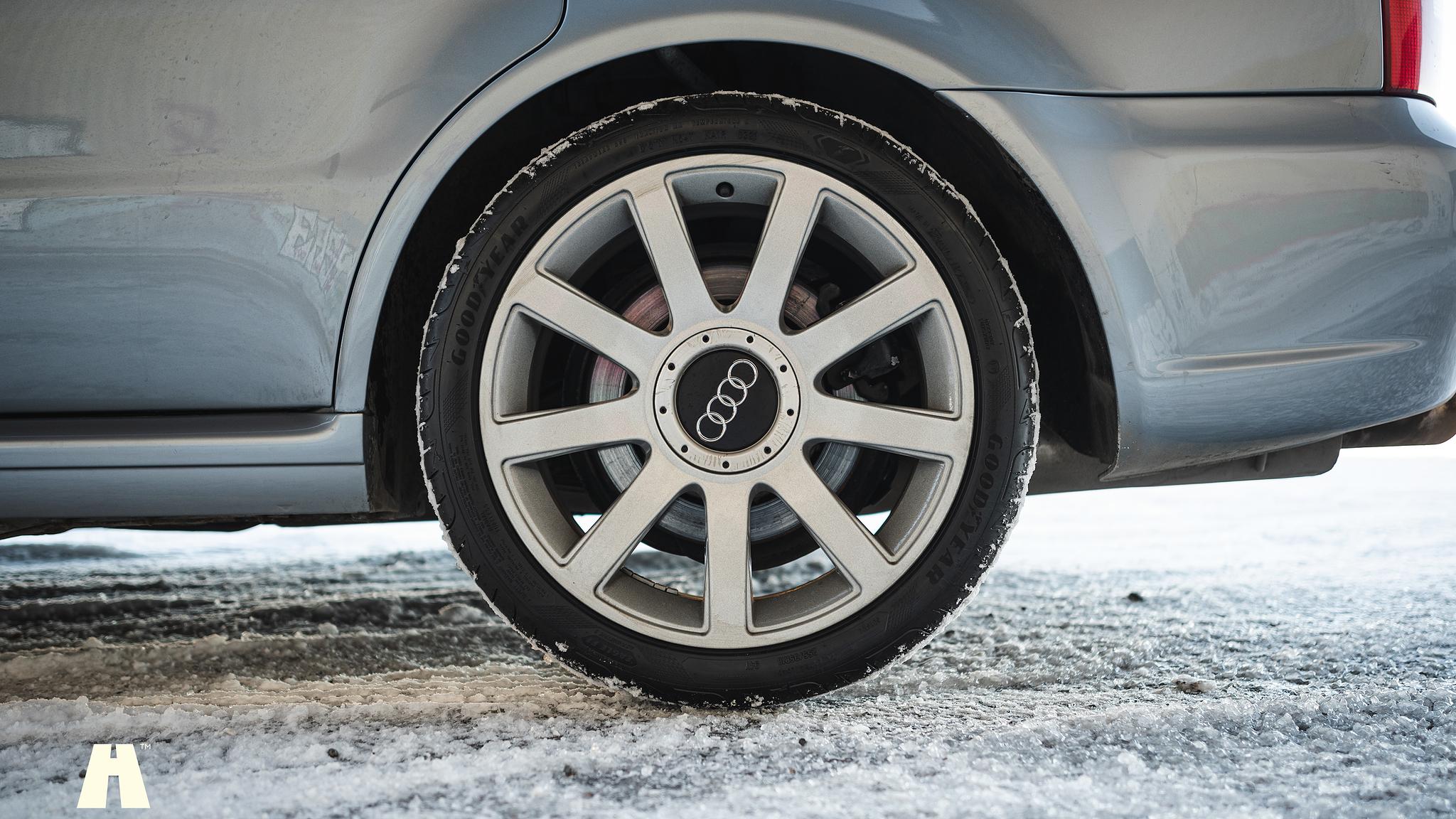 Aussenfoto 2001 Audi RS4 B5 (26)