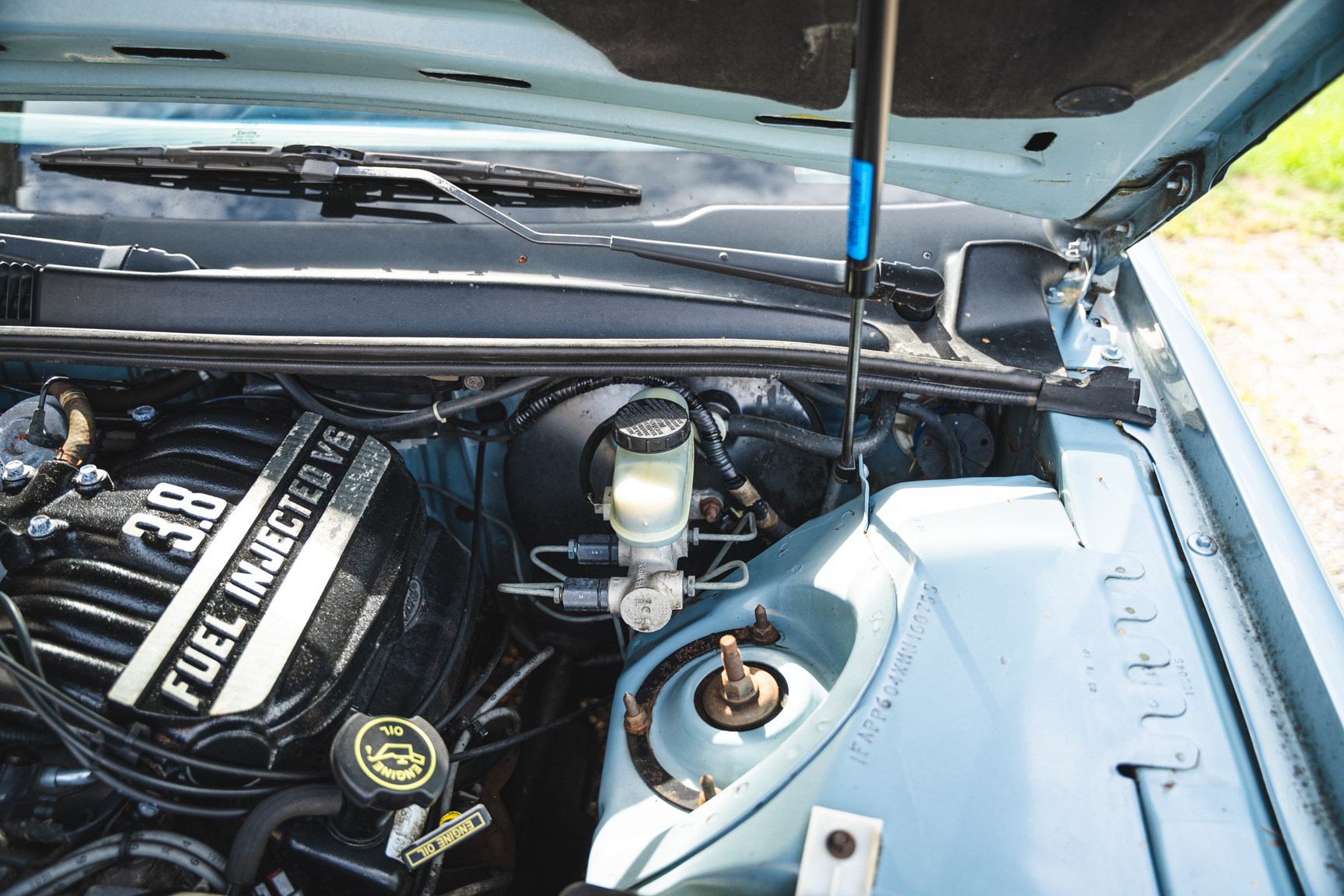 Image of 1991 Ford Thunderbird (21) mechanics