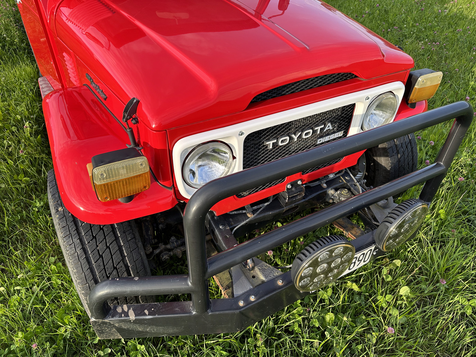 Exterior image of 1982 Toyota Landcruiser Utility (12)