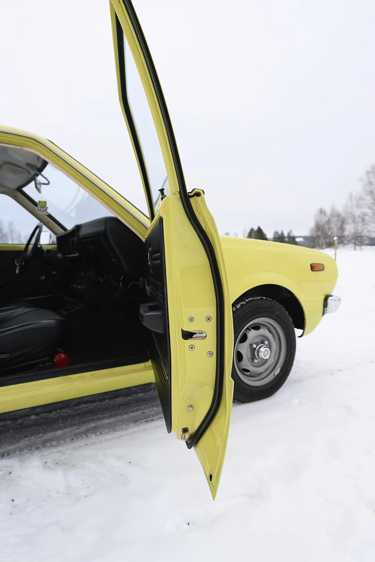 Interiörbild 1975 Toyota Corolla KE30 (36)