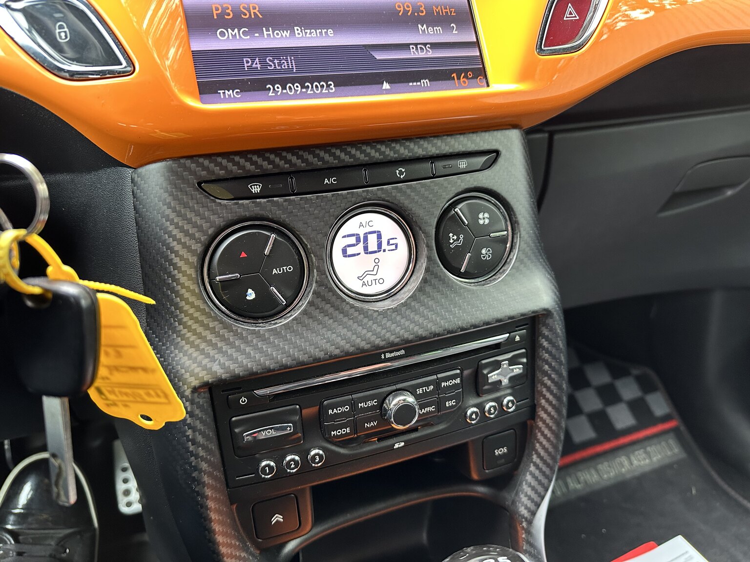 Interior image of 2012 Citroen DS3 Racing  (15)