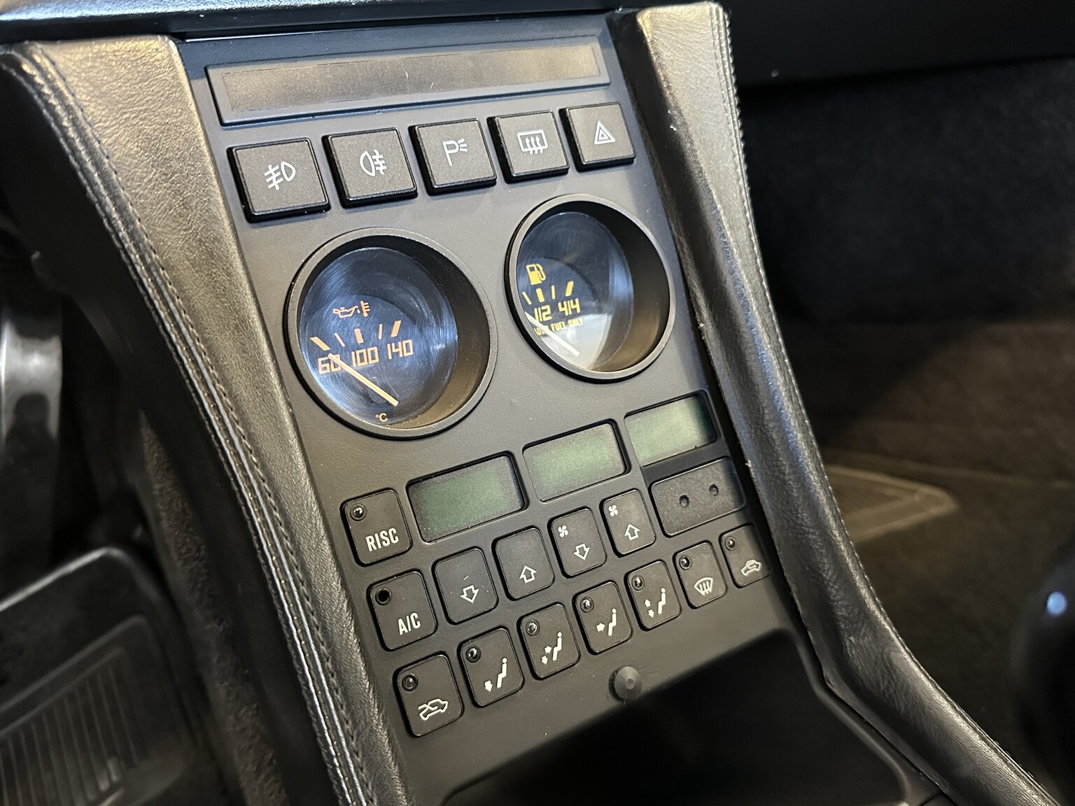 Interior image of 1990 Ferrari 348 (17)