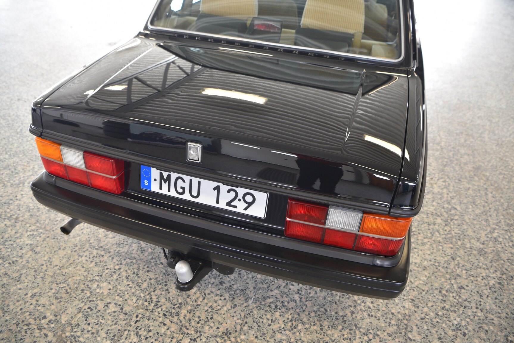 Exteriörbild på 1986 Volvo 240 DL